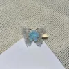 Embalaje floral DIY azul minimalista.