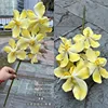 Amarillo brillante