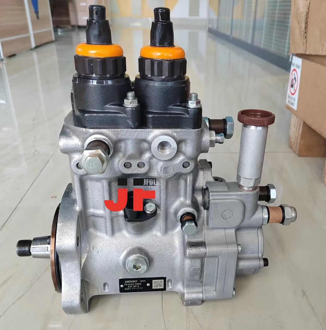 6261-71-1111 Excavator Engine Parts - Fuel Pump 6D140E