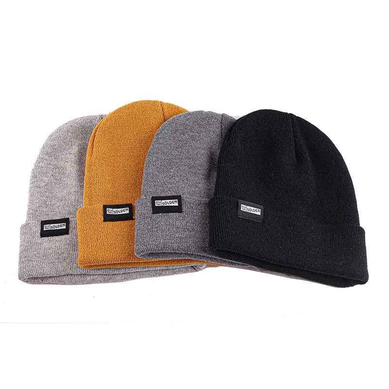 Вязаная шапка из шерсти