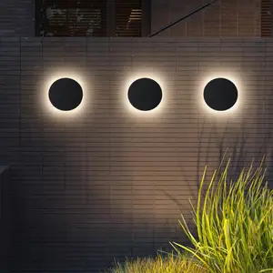 Outdoor Waterproof LED Wall Lamp for Balcony and Courtyard Aluminum Construction with Tempered Diffuser