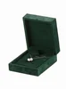 caja colgante verde