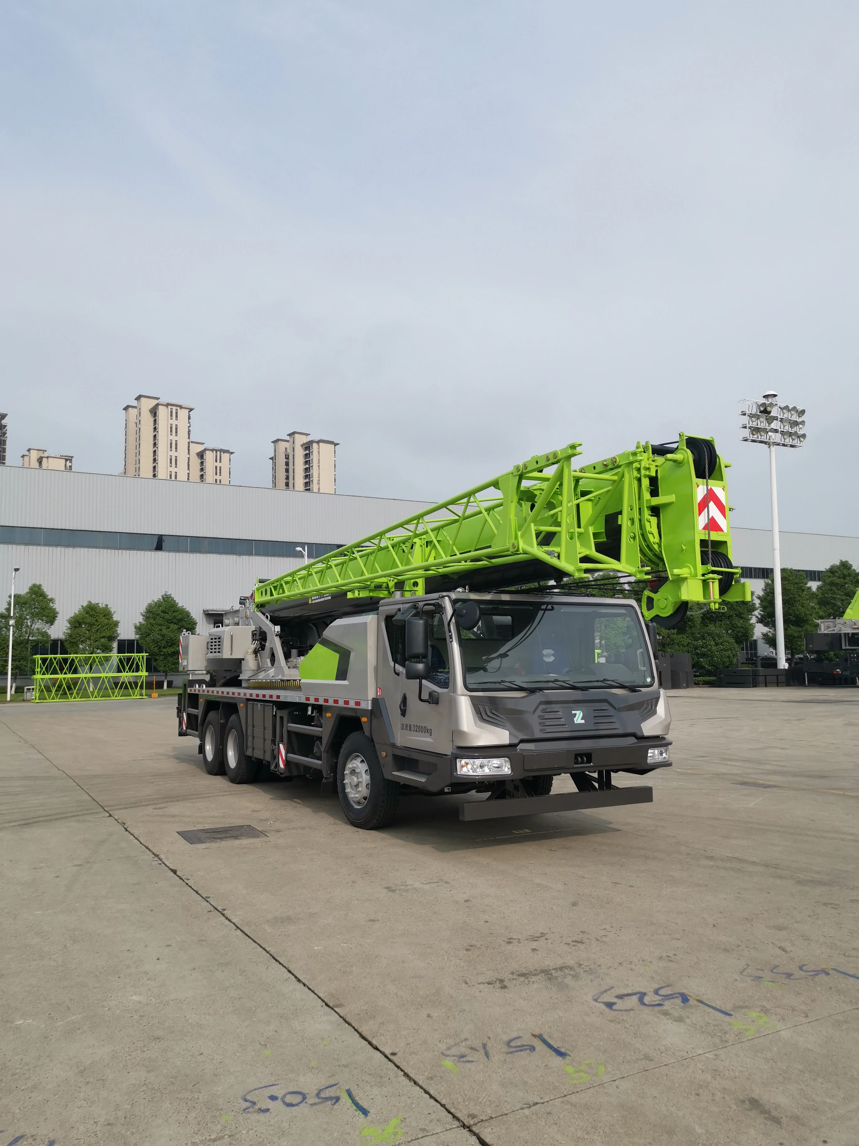2022 Zoomlion Brand Wind Power Used 30Ton Mobile Crane Truck ZTC300V532 with 50M Lifting Height Lifting Machinery
