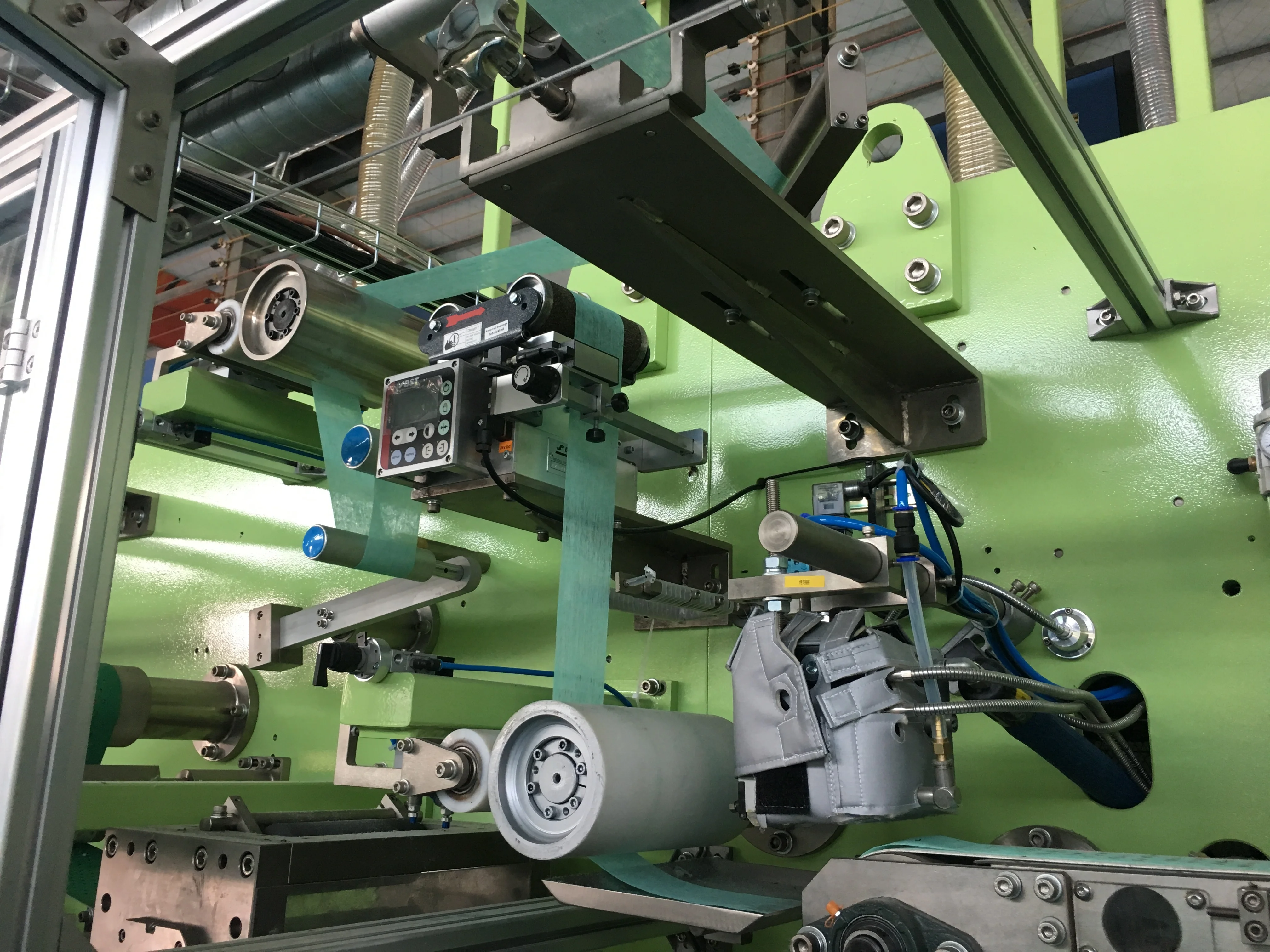 Welldone Semi Servo Automatic Baby Diaper Manufacturing Machine with Big Waistband Diaper Machinery