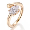 Bague en or massif 18 carats avec diamant de laboratoire.