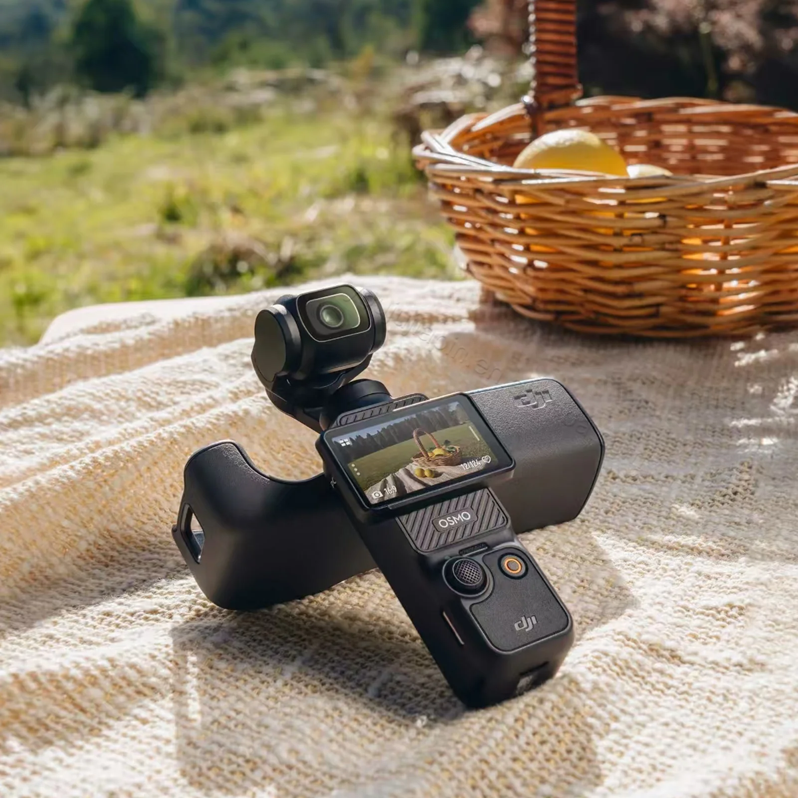 DJI Osmo Pocket 3 - Videocamera 4K Per Vlog Con Sensore CMOS 1'', Gimbal A 3 Assi E Tracciamento ActiveTrack 6.0 - 3