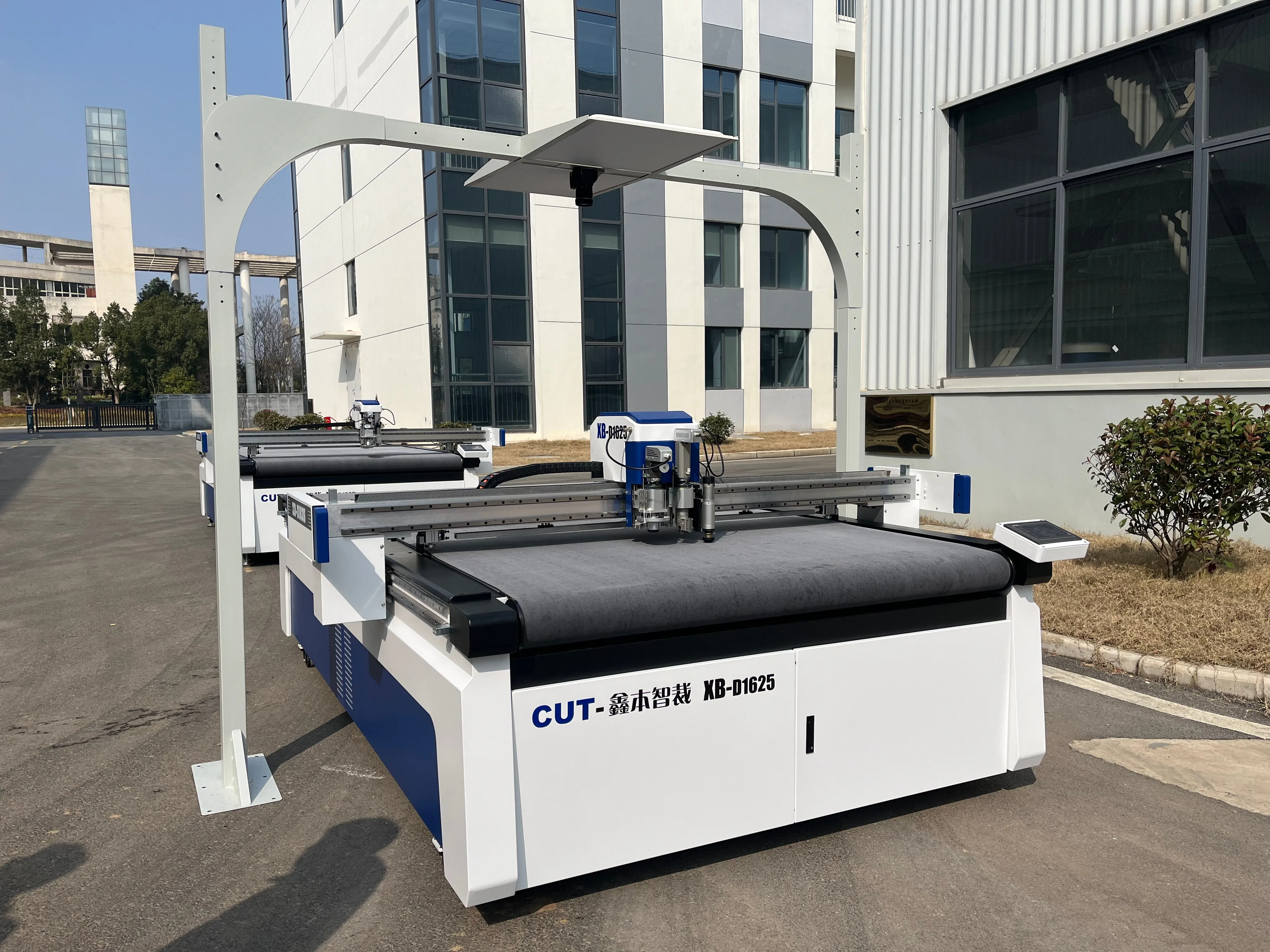 LJT Automatic CNC Cutting Machine Carpet Cloth Wool Textile Silk Printing-Swing Knife Cutting New Used Condition Core Engine PLC