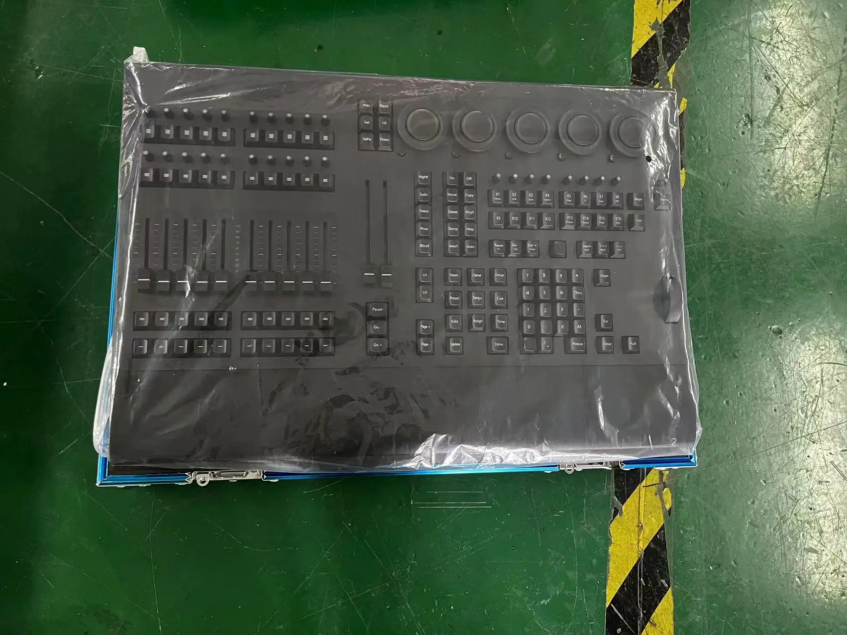 MA3 Command Wing All-in-One DMX512 Lighting Controller