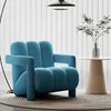 L'option velours hollandais bleu lac n'inclut pas la table d'appoint