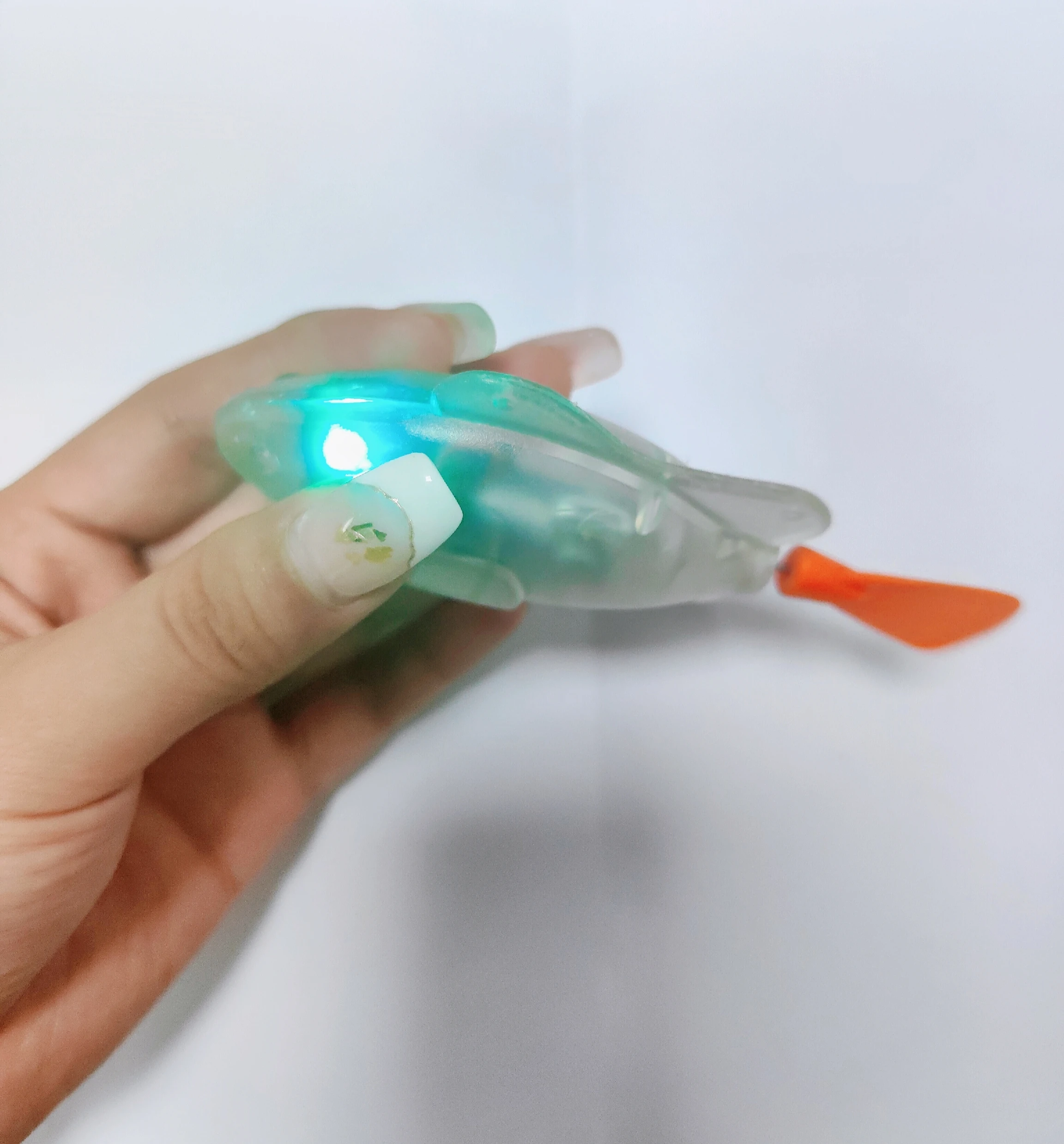 New Design Funny LED Light Button Battery Kid Fish Toy Robot Fish Swimming Fish Toys for Children