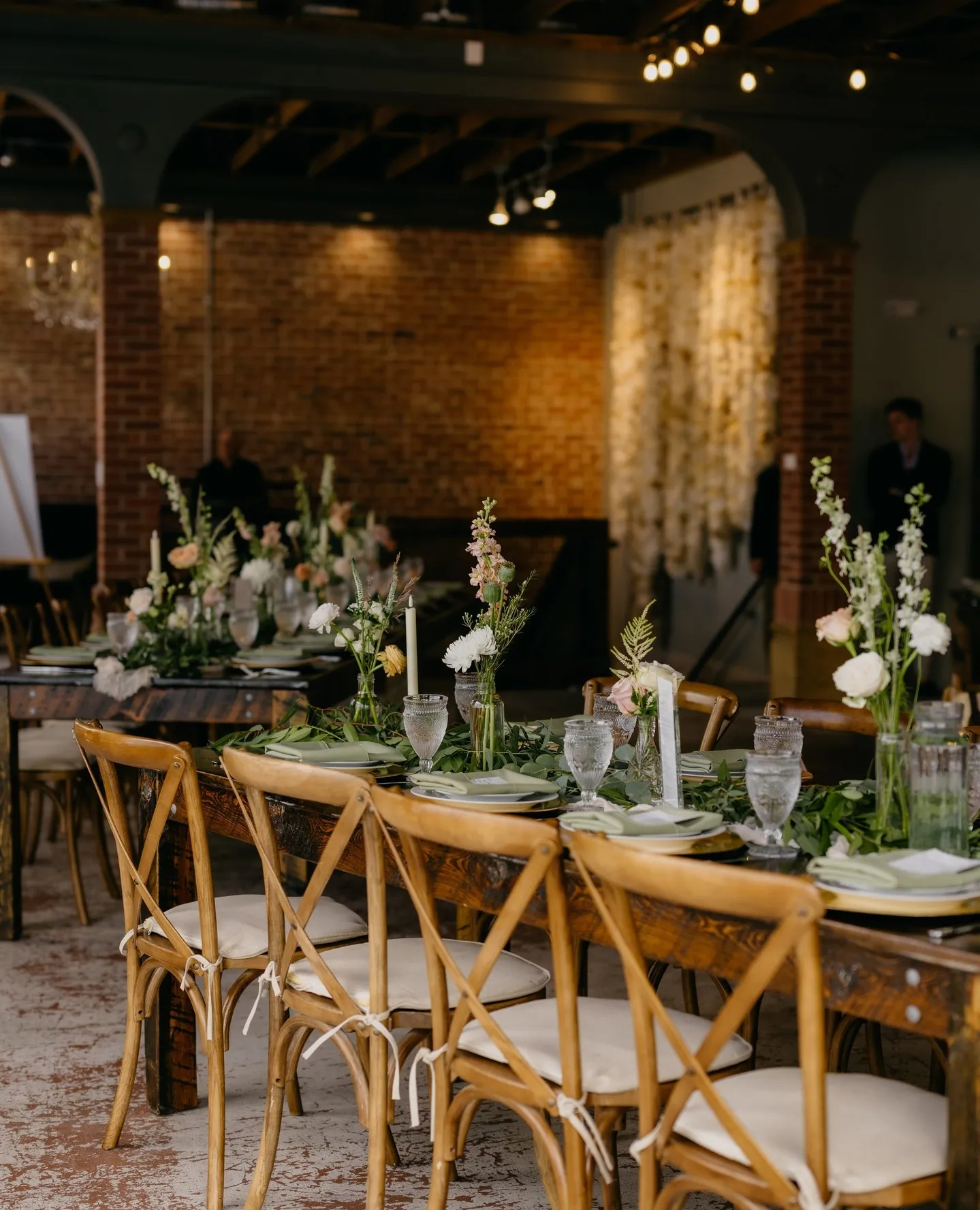 Crossback Silla Stylish Versatile Chairs for Weddings