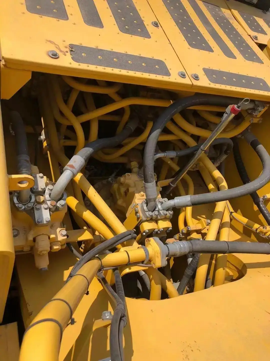 Large Used Komatsu PC850-8MO Excavator with 85ton Operating Weight 3.4 Bucket Capacity and 494kw Power