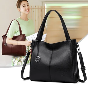 High Quality Soft Leather Tote Bag with Chains and Zipper Closure Large Capacity Double Shoulder Strap for Women's Daily Use