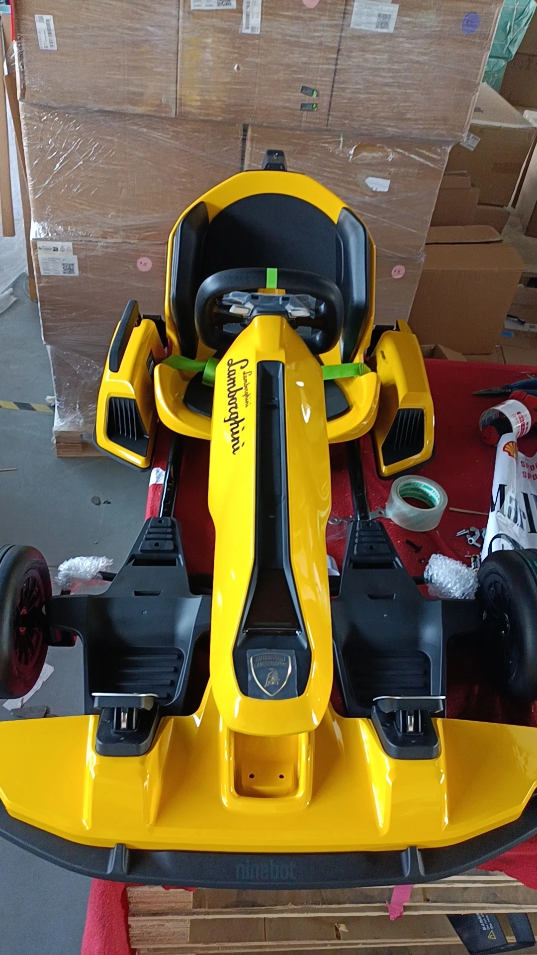 オリジナルのNinebot Go Kart Pro2ランボルギーニカラー