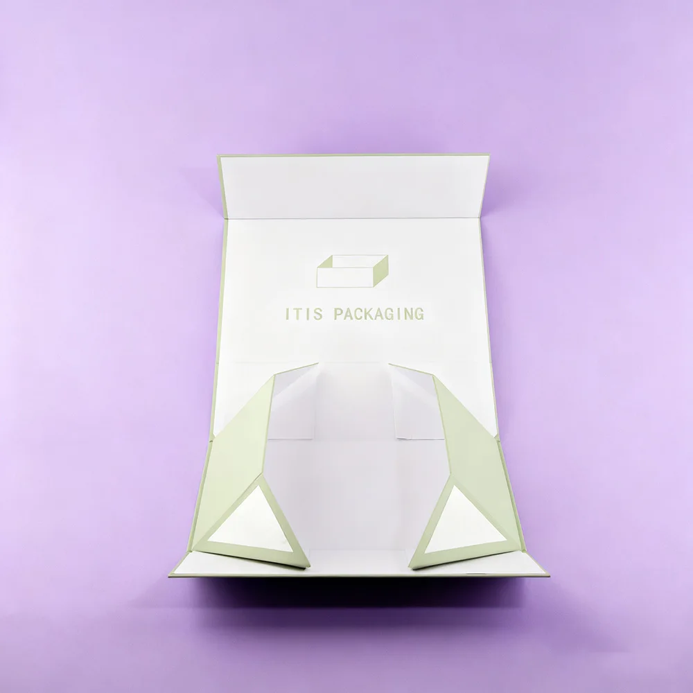 Бумажная коробка с логотипом на заказ — роскошная упаковка для одежды, подчёркивающая имидж бренда