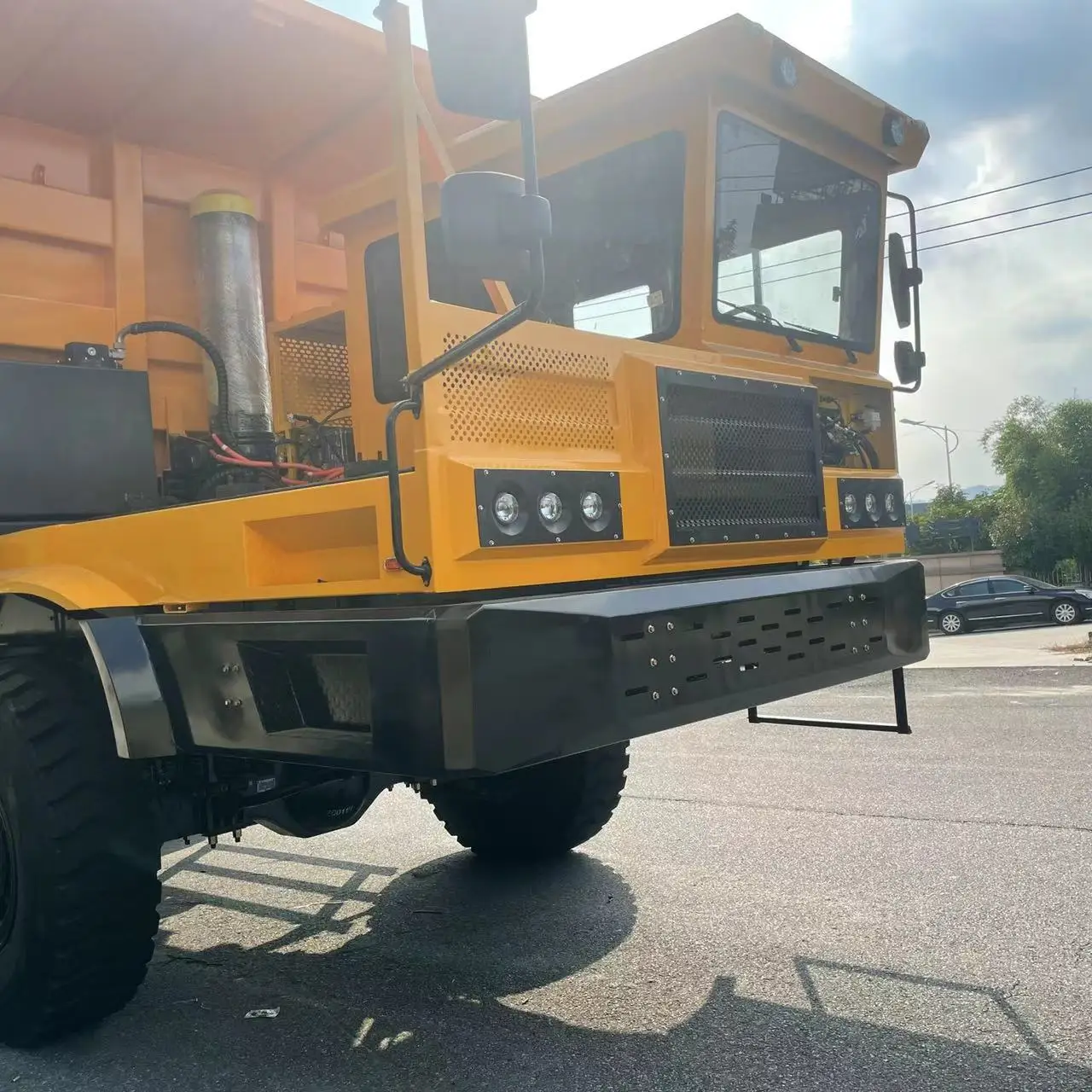 Heavy duty 370kW Electric Mining Dump Truck 138tons 60CBM 6x6 drive Permanent magnet synchronous 327.6kWh Lithium Battery