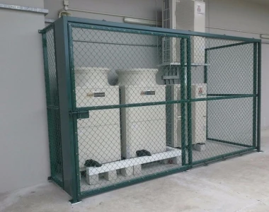 Widely used galvanized and pvc coated chain link of mesh fence wire cost for farm and school supplier