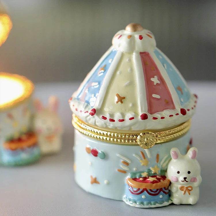 Wholesale Creative Colored Christmas Small Mini Novelty Luxury Ceramic Jar Scented Candles With Lid for Gift Set