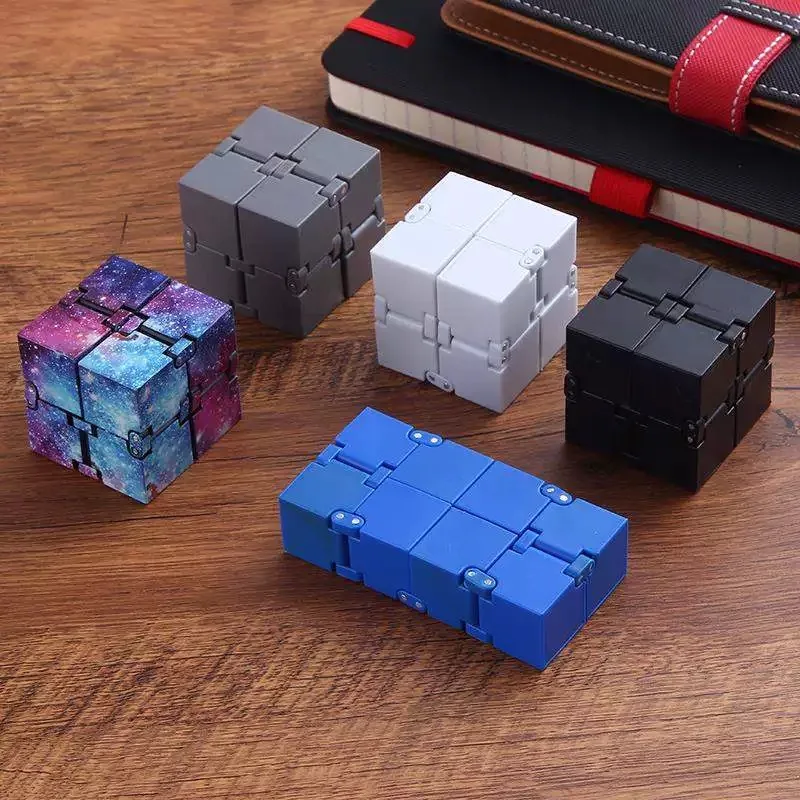 Cube Infinity Anti-Stress – Puzzle à Rabats Galaxie – Soulage Anxiété Et TDAH – Pour Enfants Et Adultes