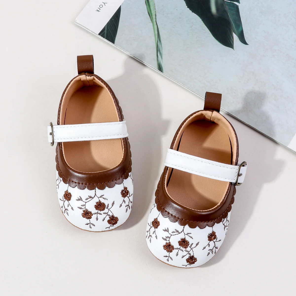 Unique Flower Embroidery Design PU Material Toddler Baby Shoes for Girls manufacture