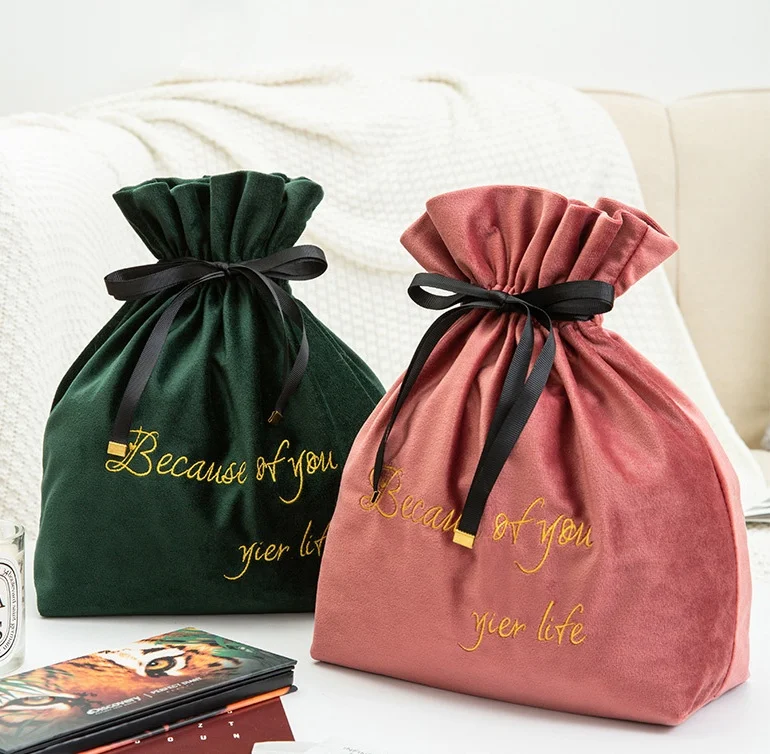 High Quality Custom Velvet Drawstring Pouch with Embroidery logo Soft Velvet Large Capacity Pouch for Jewelry