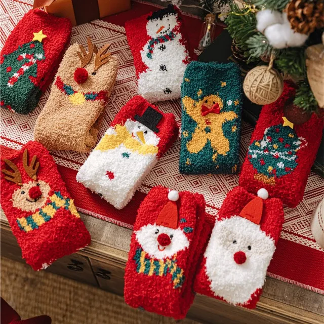 2024 Wholesale Christmas Socks Multi Designed Cartoon Stockings Breathable coral velvet fuzzy socks Winter Terry Wool Warm Socks