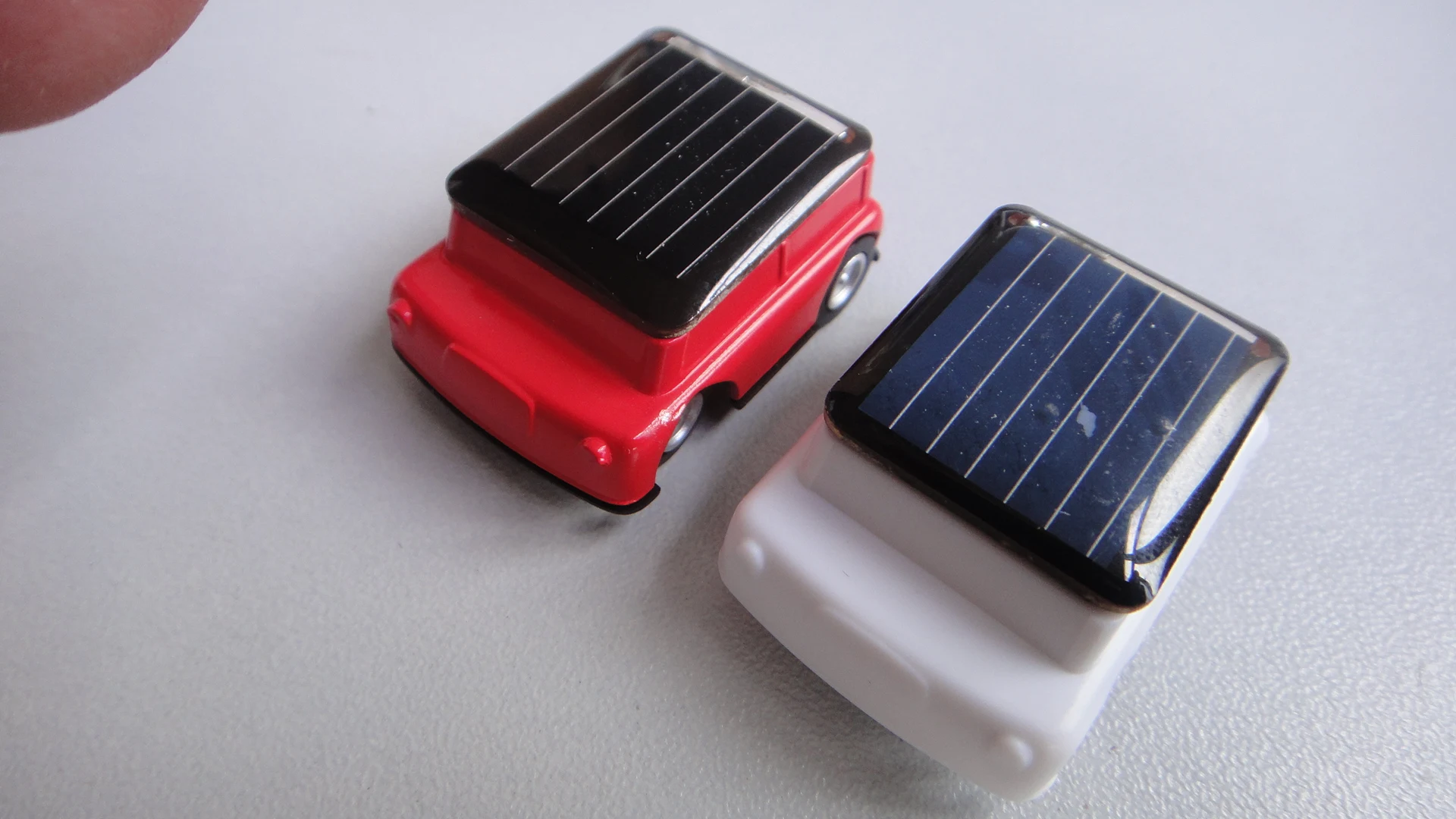 Детский развивающий пластиковый автомобиль