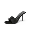 Suède noir (9CM)