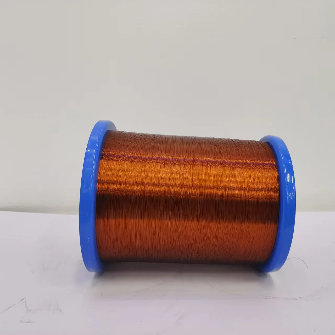 Muzito wa China Mmoja wa Moja Kwa Moja Safu ya 130 0.380mm ya Upana Mwingi wa Polyester Enameled Copper Wire Mwongo Mmoja Wa Sisificho
