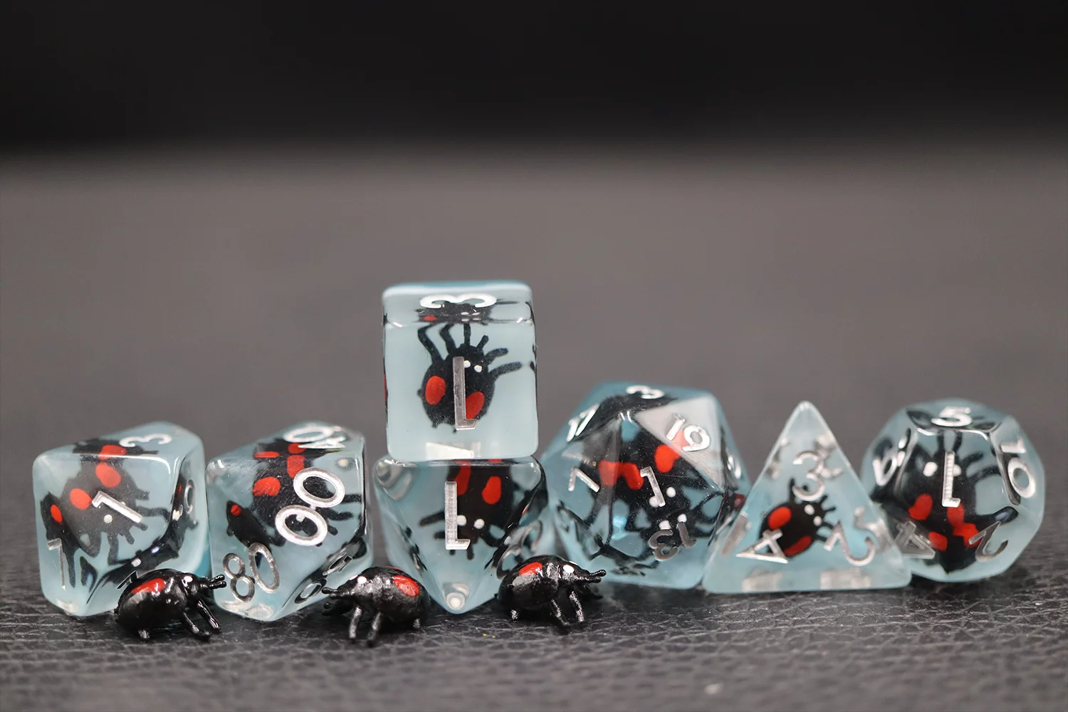 BEETLE Polyhedral Travel Dice Game Set Bulk Wholesale Plastic Resin DND Board Dice for On-The-Go Adventures manufacture