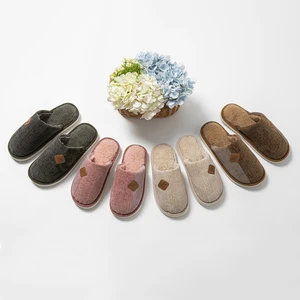 Warm and Comfortable Indoor Home Winter Fluffy Fur for Slippers with Soft PVC Outsole and Customizaton Closed Toe Anti-Slip