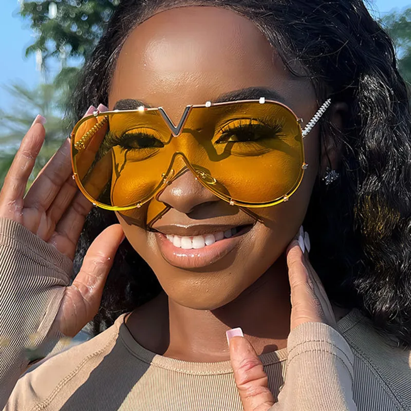 2025 Fashion One Piece Shield Sunglasses - Colorful & Stylish