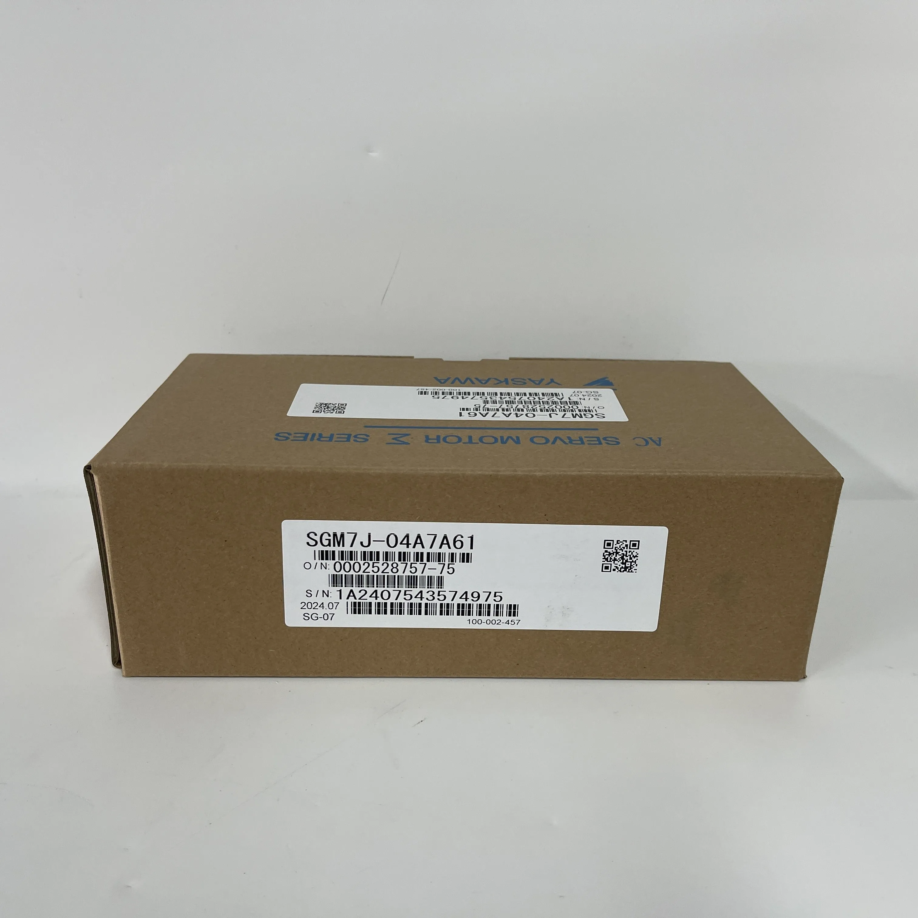 Yaskawa AC Servo Motor SGM7J-04A7A61