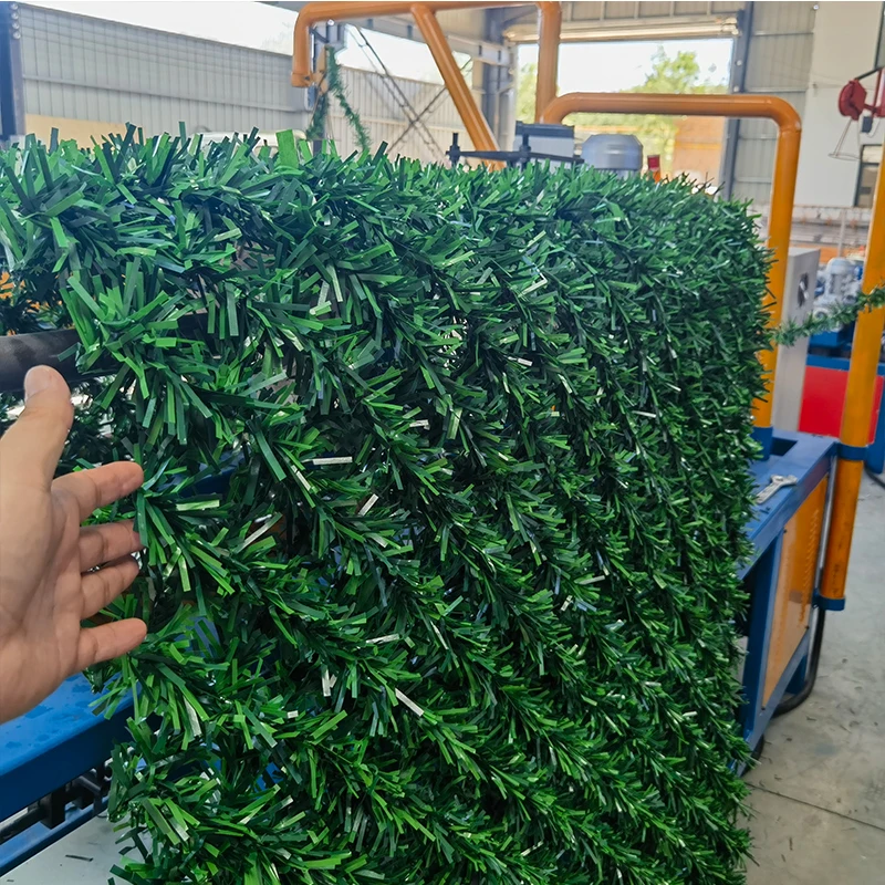 Decorative Artificial Grass Fence With Nonflammable Chain Link Fence