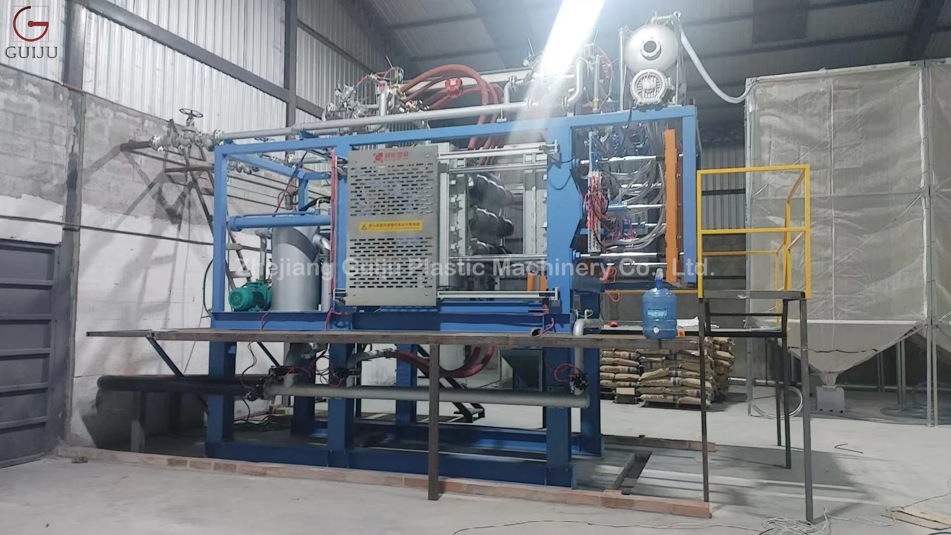 GUIJU New Automatic EPS Foam Box Production Line with Polystyrene Fish Box Making Machine With Hydraulic