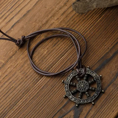 Collana con ciondolo dell'illuminazione in acciaio inossidabile con design vintage Buddha Stones Buddha seduto sul loto di Buddha