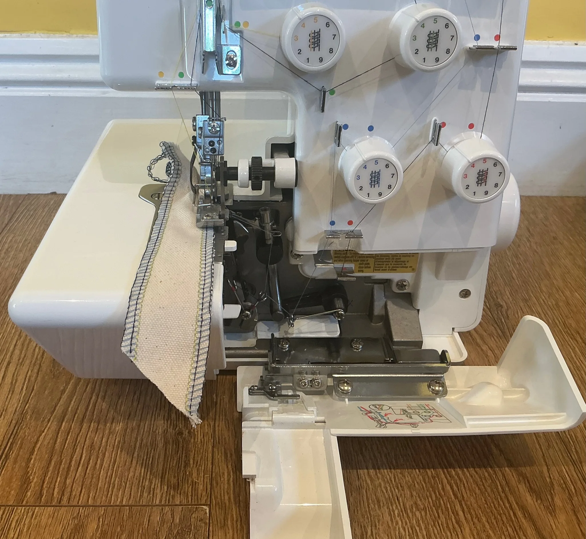 MO-644D Heavy Duty 4 Thread Overlock Household Sewing Machine