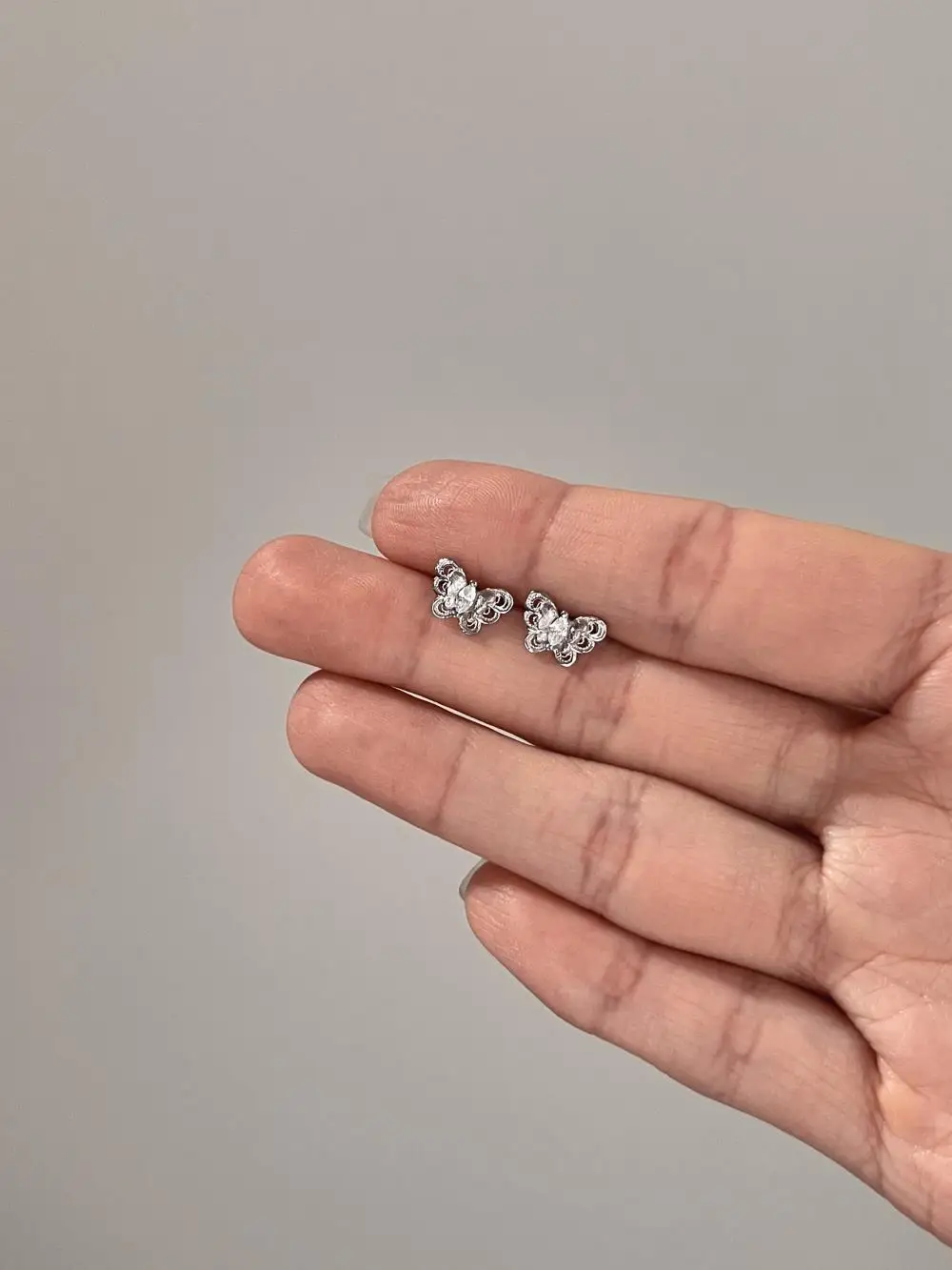 KAKODIY Personalized Creative Design 22K Gold Plated 925 Sterling Silver Butterfly Stud Earrings detail 2