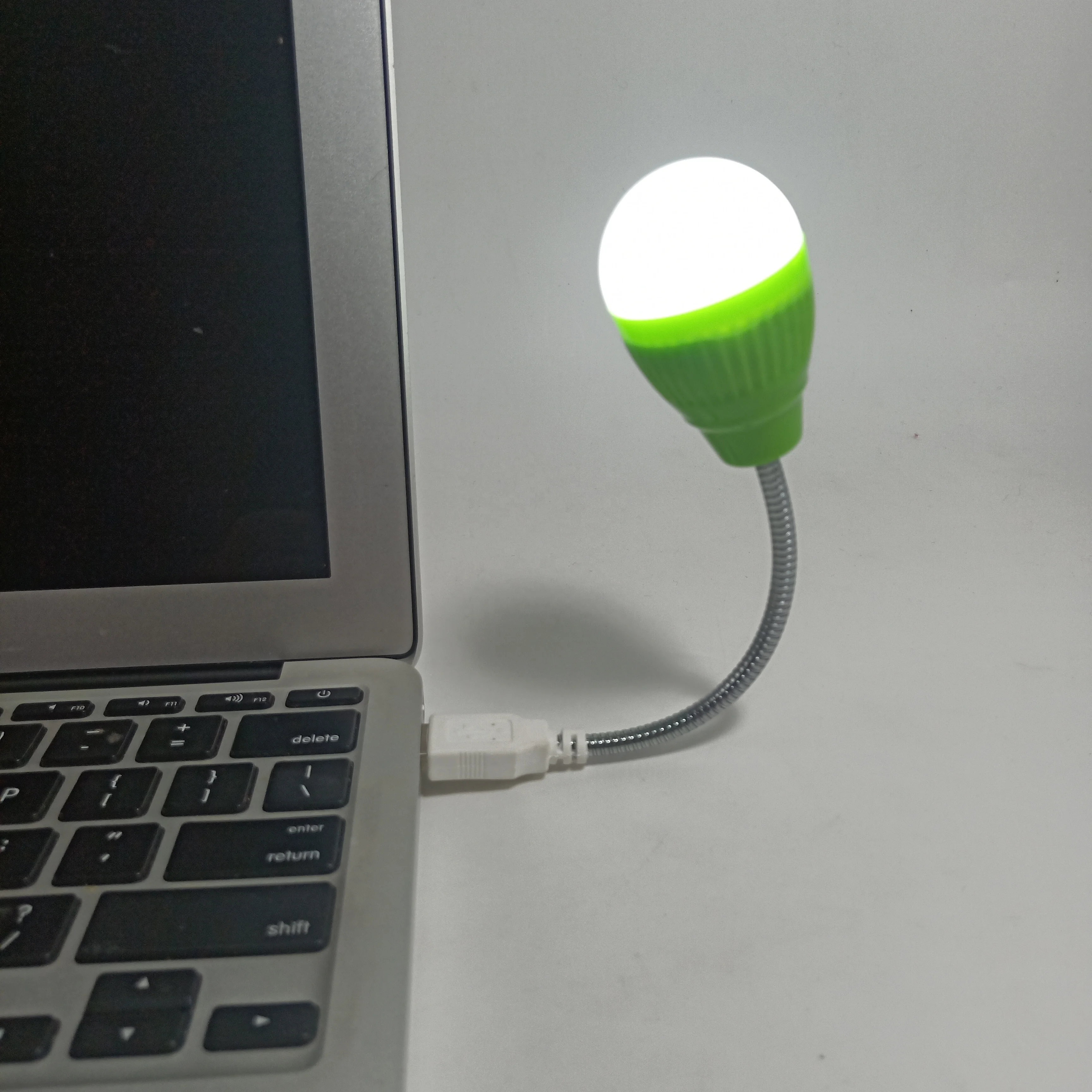 Светодиодная перезаряжаемая usb-лампа в подарок