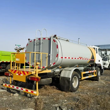 Water Tank Lorry Cummins Engine 7000 Liter Water Spray Sprinkler Truck 30 Meter Washing Water Truck for Sale