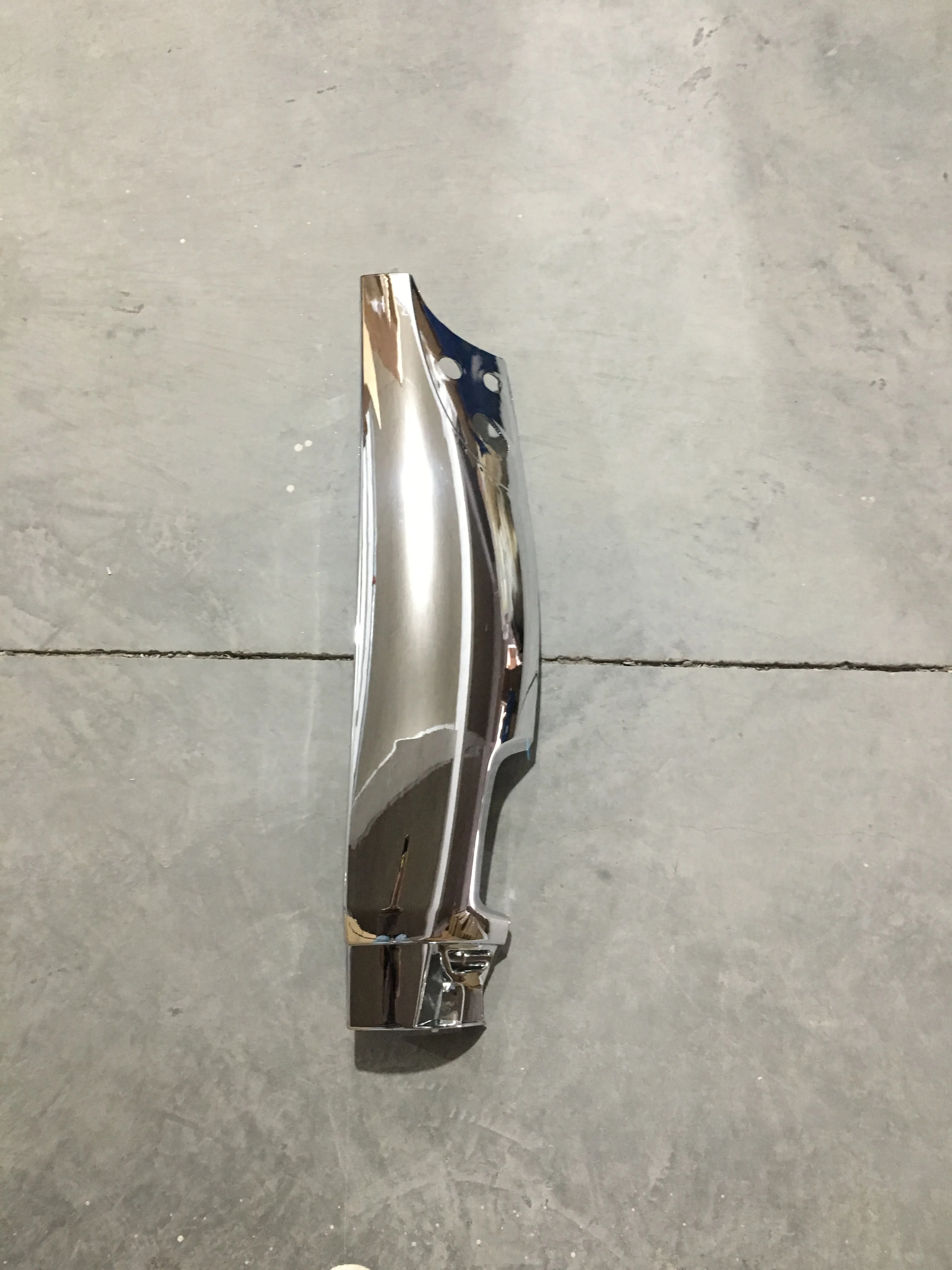 Chrome Corner Panel for Isuzu Deca320 Deca270 Fsr Ftr Truck Spare Parts Various Truck Corners That Can Be Painted or Chromed