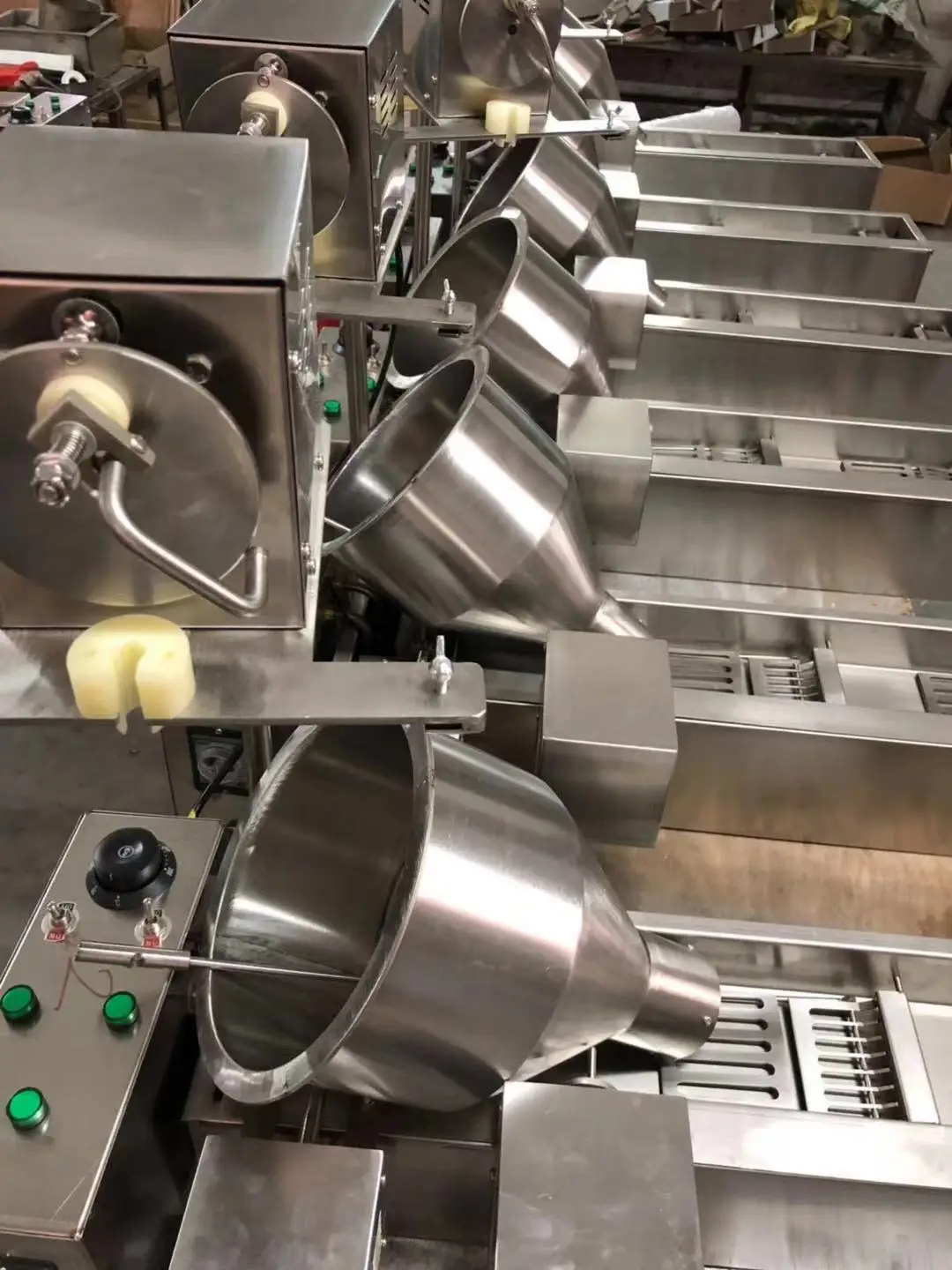 Stainless Steel Automatic Donut Maker Machine Commercial Doughnut Making Machine details