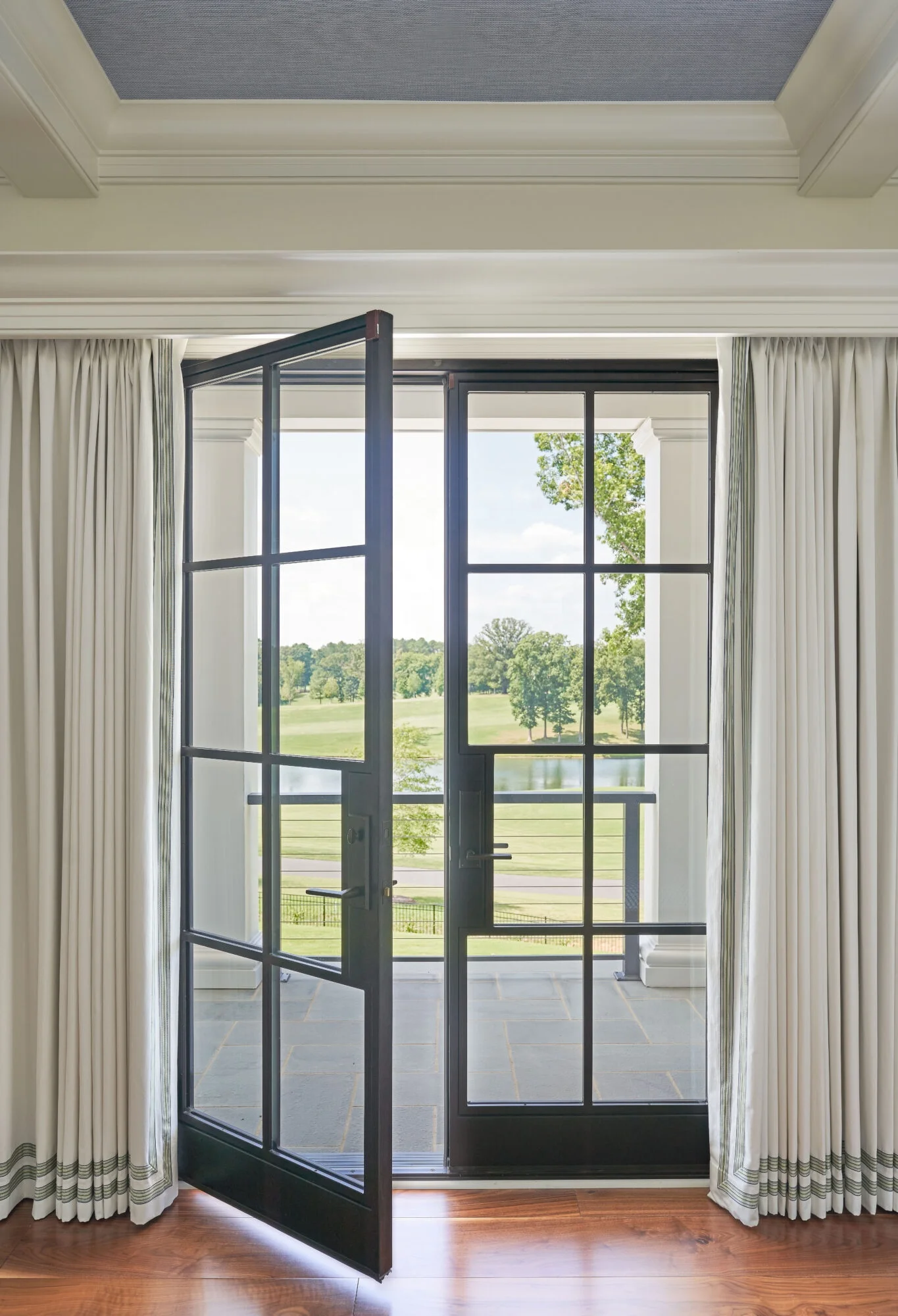 Iron windows and Doors Black Frame Steel Tube Tempered Glass French Doors with Grids Design
