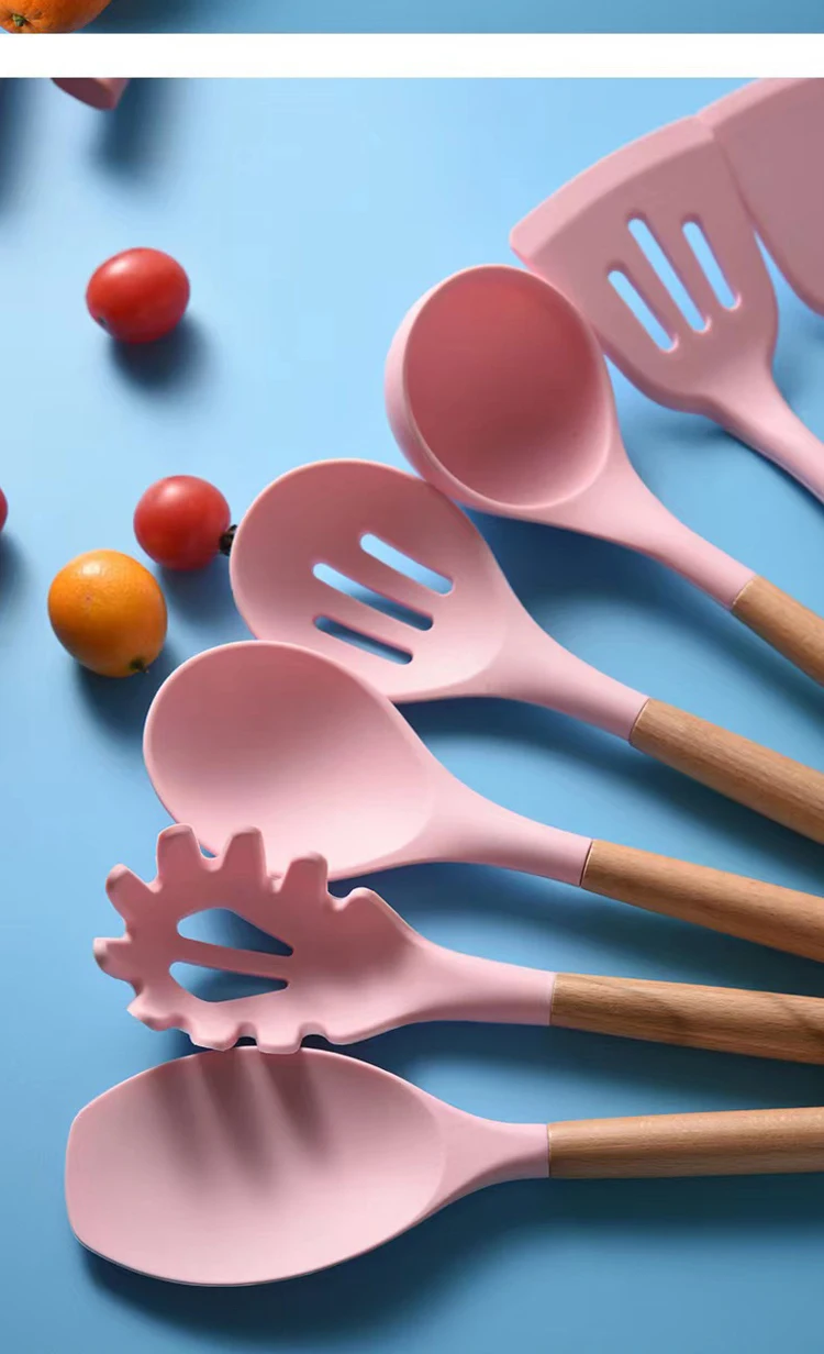 Newest 19piece Set Of Silica Gel Kitchen Utensil Set With Wooden