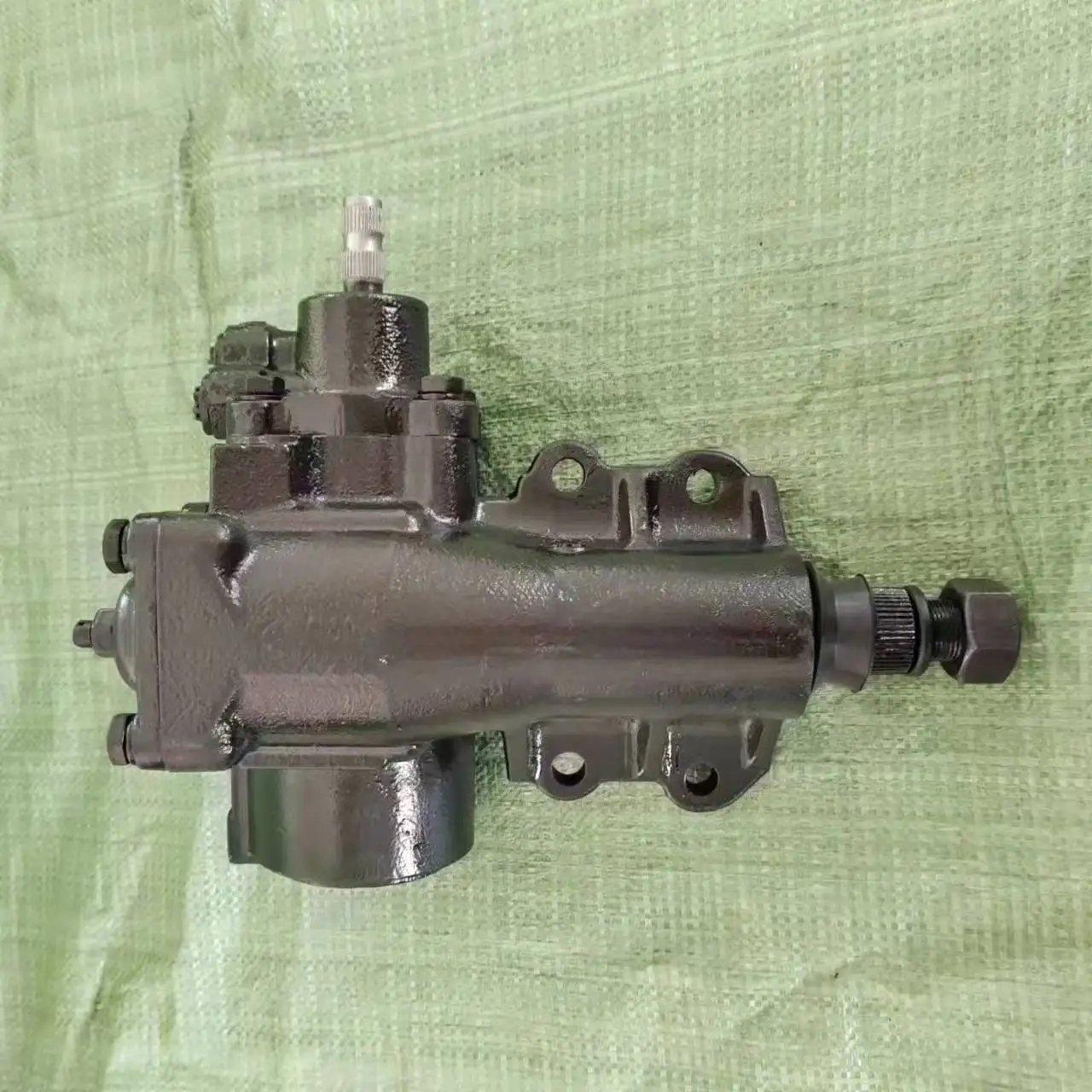 LHD Steering Box for Land Cruiser FJ80 44110-60360 LHD Steering Box for Land Cruiser FJ80 44110-60360