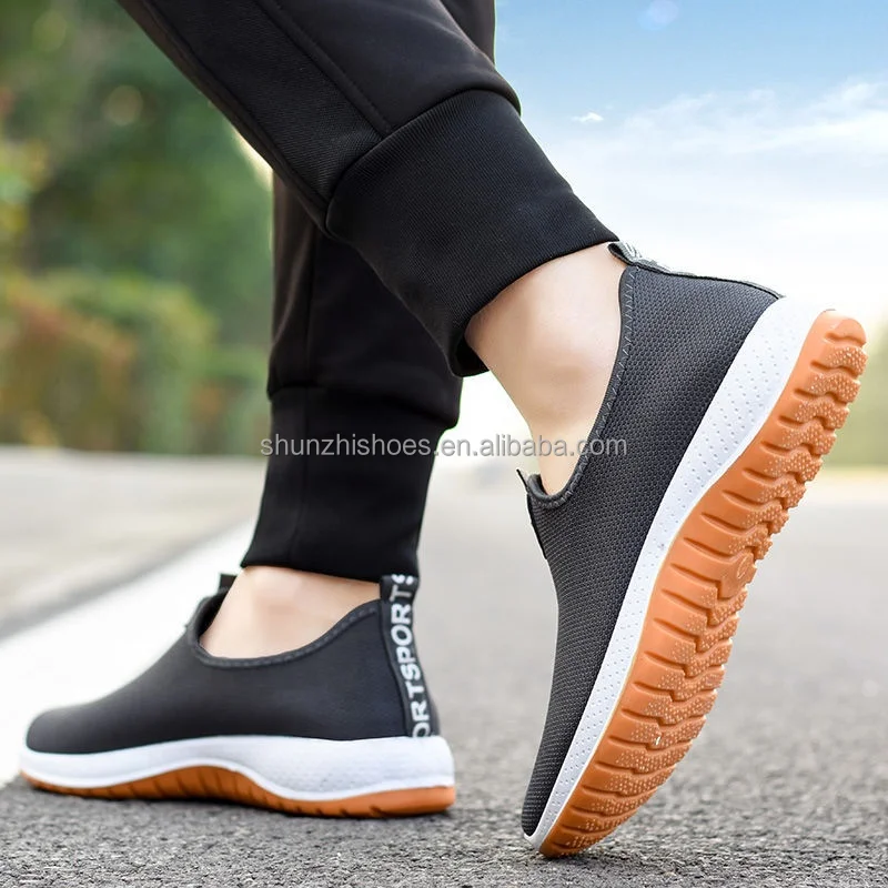 Low Price Henan Custom Mesh Breathable Light Weight Low MOQ in Stock Sports Shoes Mujer Barefoot Running Shoes Men's Shoes