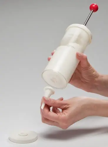 Food Grade Hand Cream Maker Metal and Plastic Milk Frother With Dessert Tools Steel Cream Charger Whipped Cream Dispenser