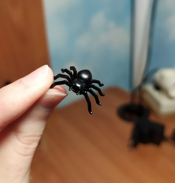 300 Mini Ragni Finti In Plastica TOYANDONA Per Decorazioni Halloween - Luminosi E Spaventosi - 2
