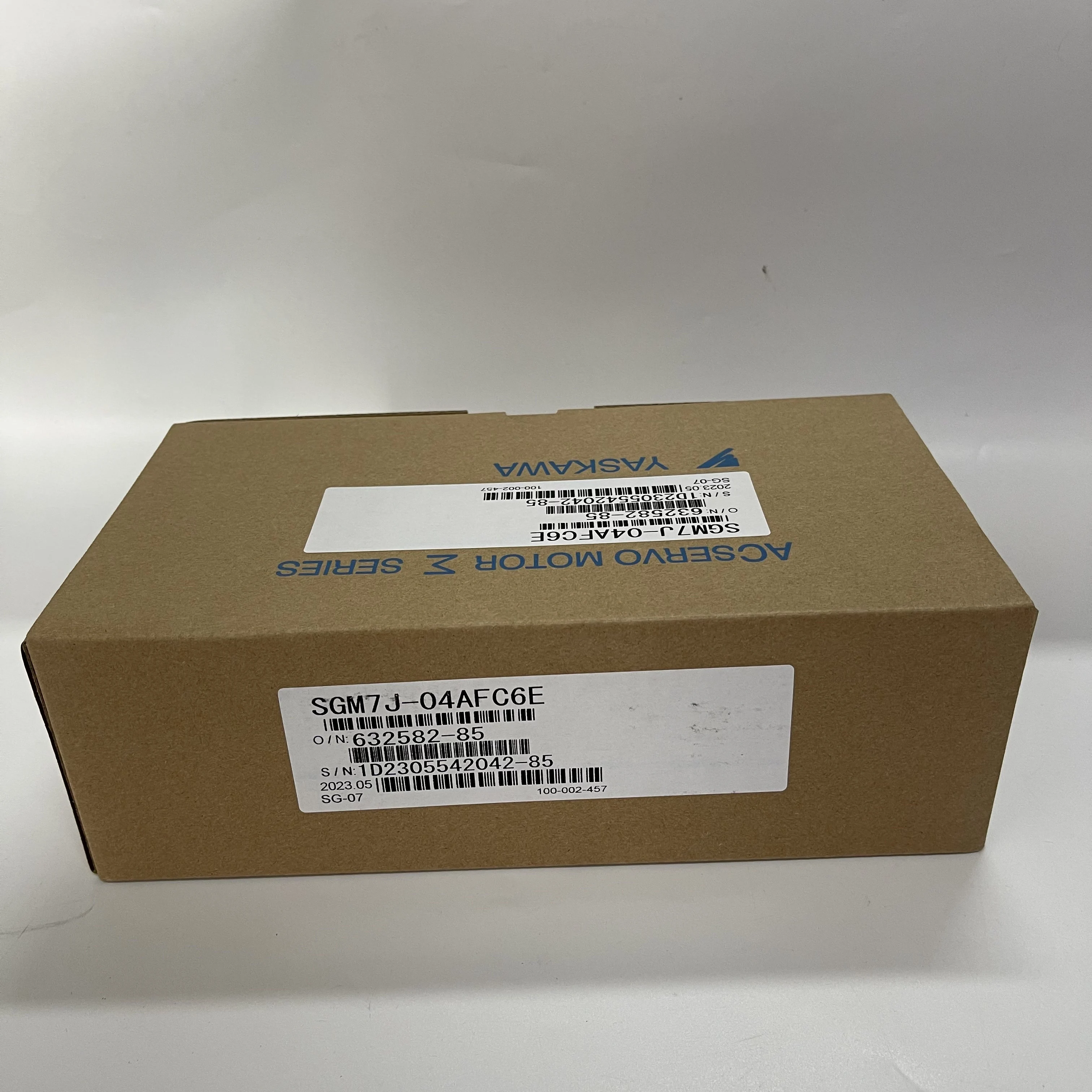 Yaskawa AC Servo Motor SGM7J-04AFC6E