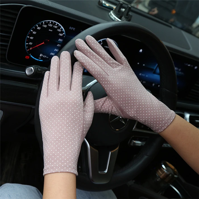 gloves1.jpg